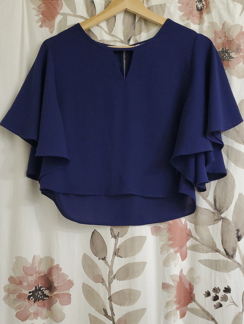 ⭐️ 3/$15 ⭐️ Purple Flutter Sleeve Crop Top